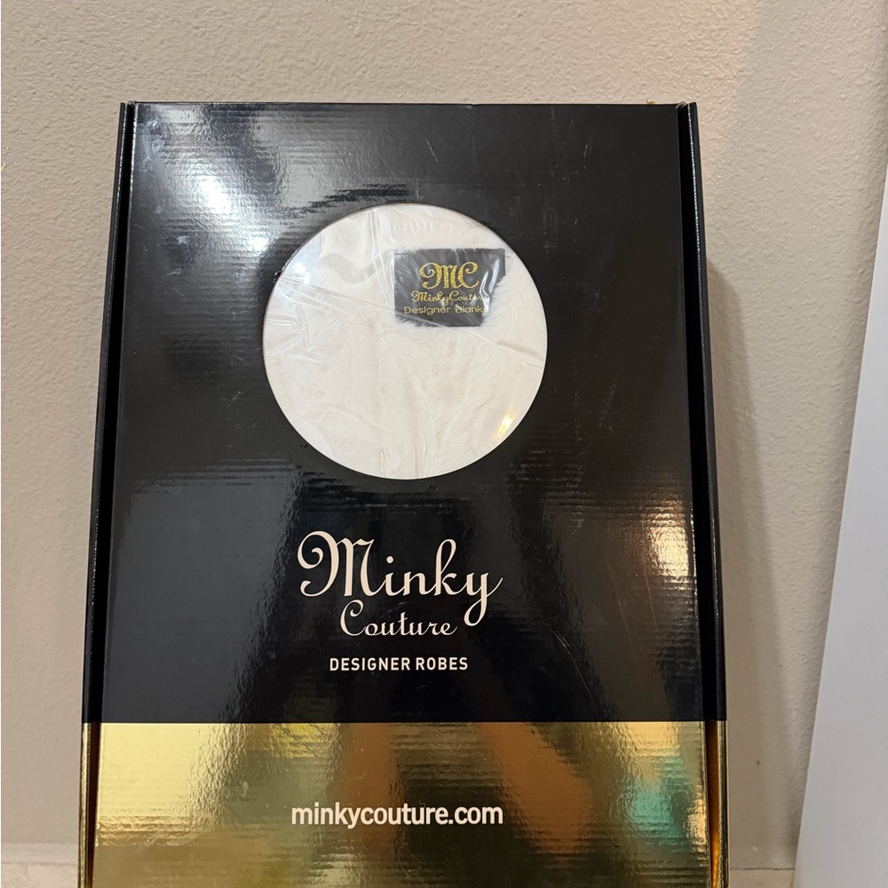 Minky Couture White Designer Robe